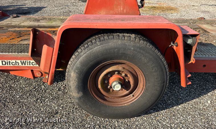 image for item ER0176 2005 Ditch witch S7B tilt deck equipment trailer