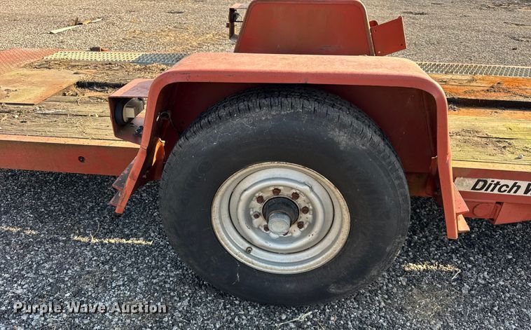 image for item ER0176 2005 Ditch witch S7B tilt deck equipment trailer