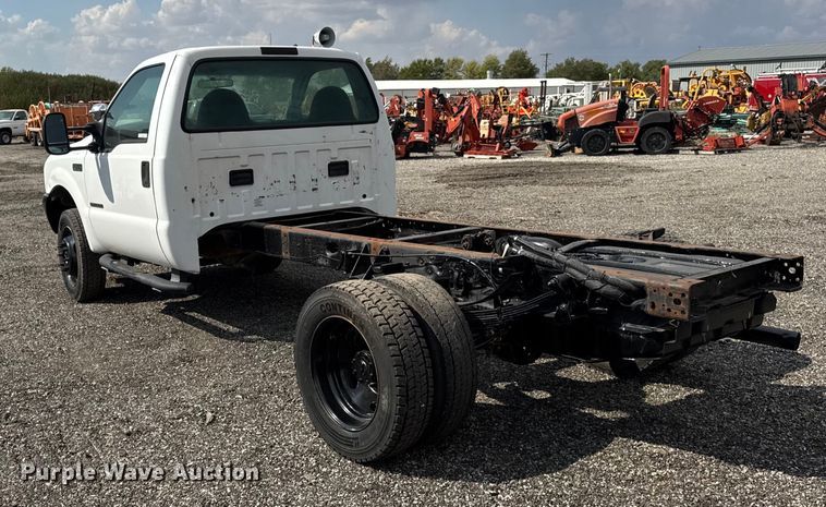 image for item ER0182 2001 Ford F450 Super Duty truck cab and chassis