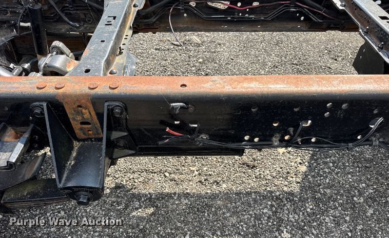 image for item ER0182 2001 Ford F450 Super Duty truck cab and chassis