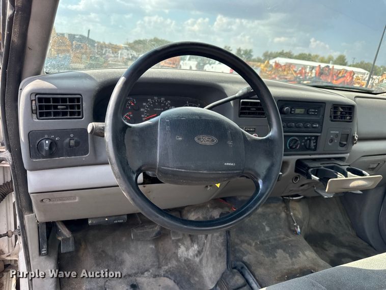 image for item ER0182 2001 Ford F450 Super Duty truck cab and chassis