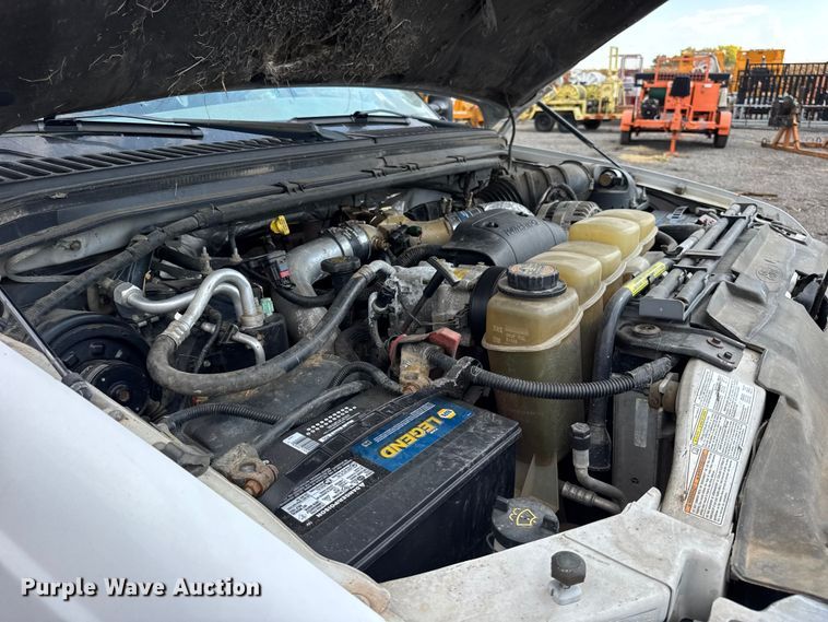 image for item ER0182 2001 Ford F450 Super Duty truck cab and chassis