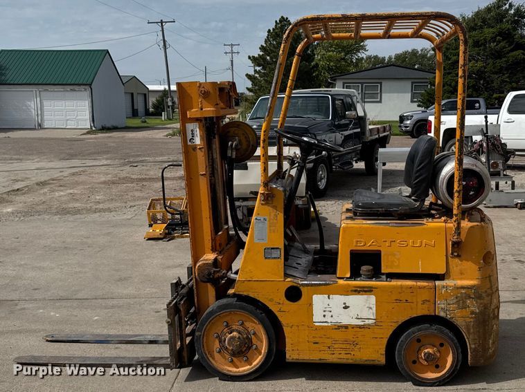 image for item ER2490 Carson CFG103-1 forklift