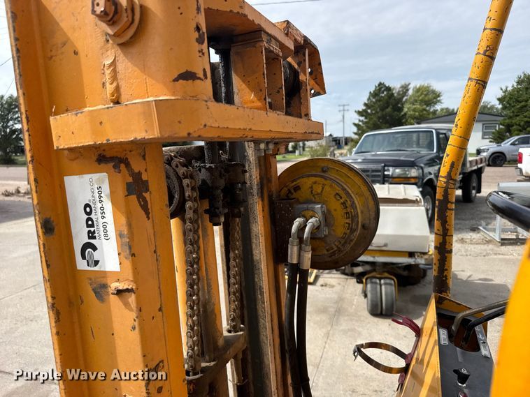 image for item ER2490 Carson CFG103-1 forklift