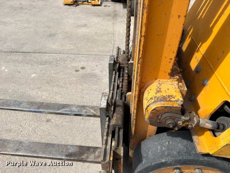 image for item ER2490 Carson CFG103-1 forklift