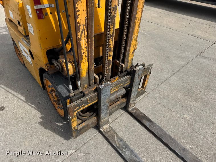 image for item ER2490 Carson CFG103-1 forklift