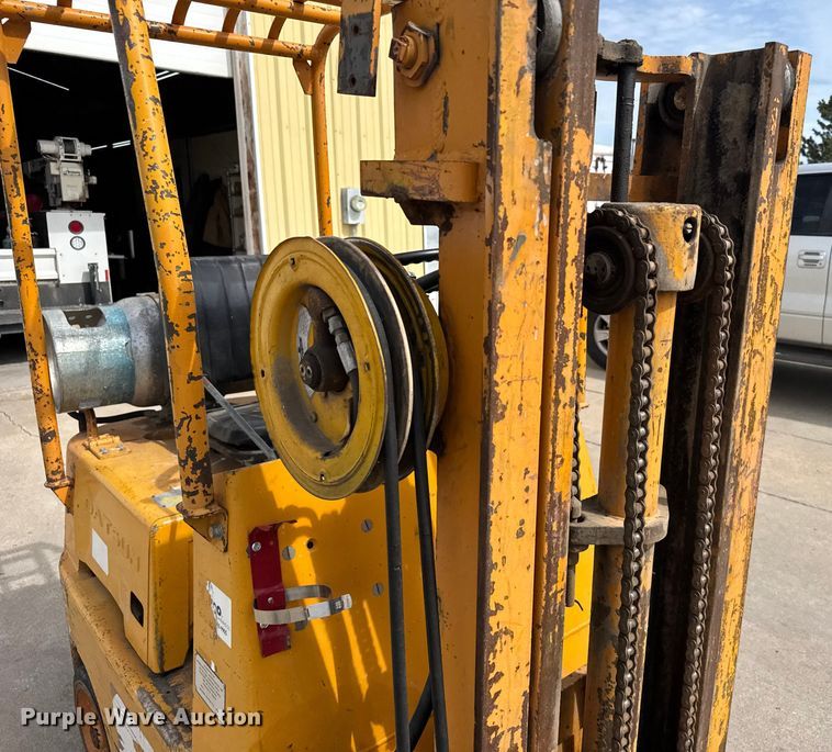 image for item ER2490 Carson CFG103-1 forklift