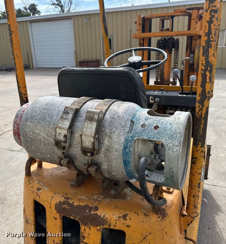 image for item ER2490 Carson CFG103-1 forklift