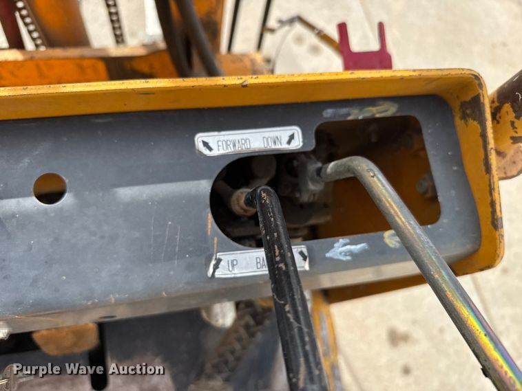 image for item ER2490 Carson CFG103-1 forklift