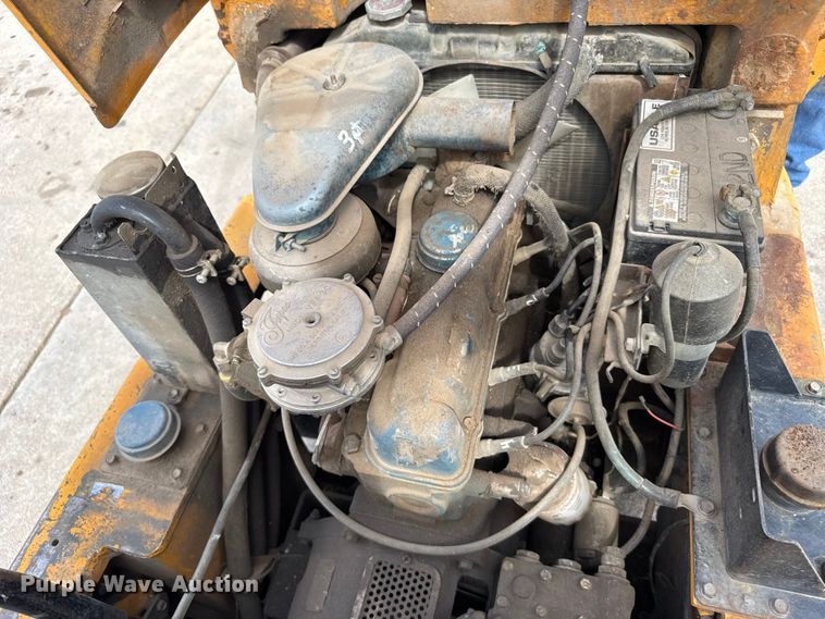 image for item ER2490 Carson CFG103-1 forklift