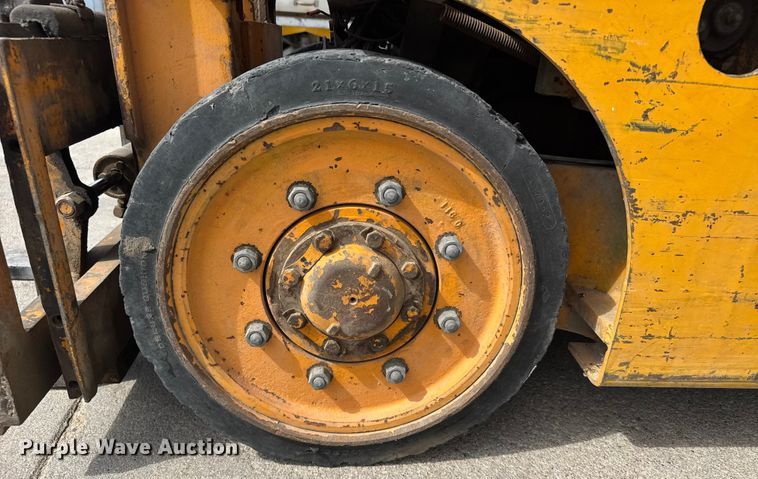 image for item ER2490 Carson CFG103-1 forklift