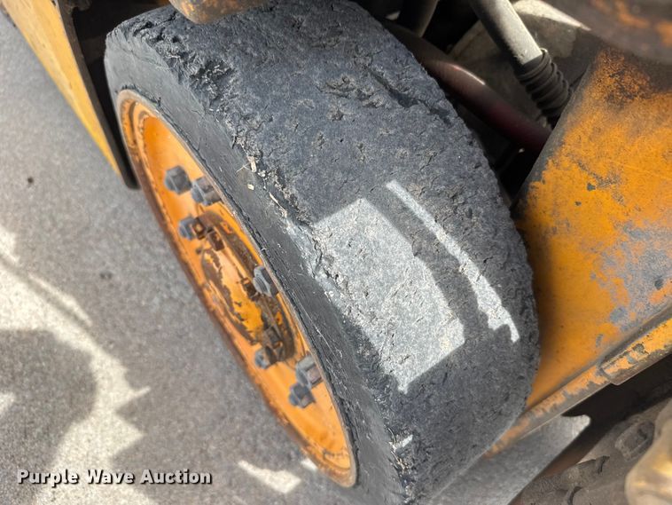 image for item ER2490 Carson CFG103-1 forklift