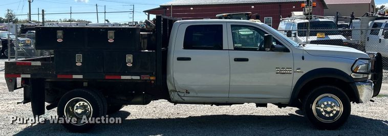 image for item ET3223 2014 Dodge Ram 4500HD Crew Cab flatbed truck