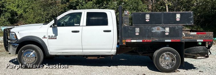 image for item ET3223 2014 Dodge Ram 4500HD Crew Cab flatbed truck