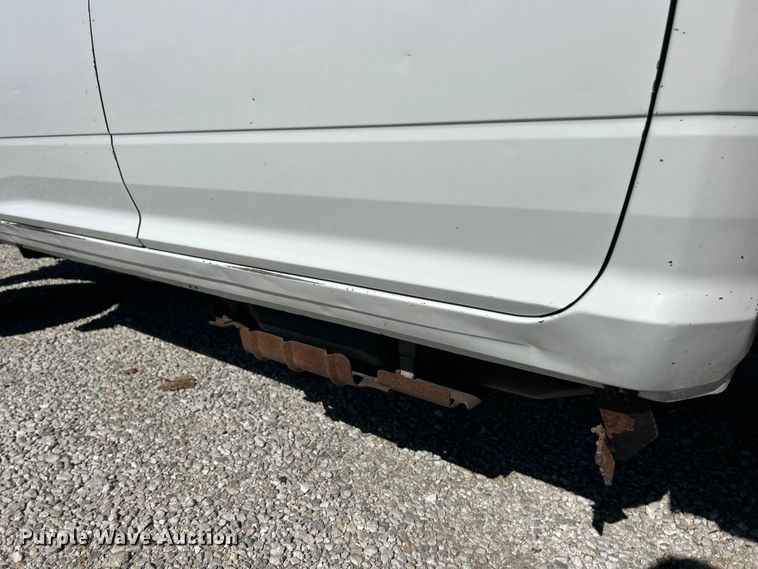 image for item ET3223 2014 Dodge Ram 4500HD Crew Cab flatbed truck