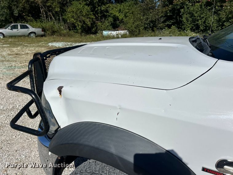 image for item ET3223 2014 Dodge Ram 4500HD Crew Cab flatbed truck