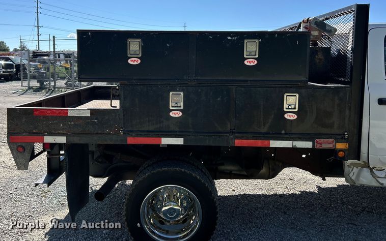 image for item ET3223 2014 Dodge Ram 4500HD Crew Cab flatbed truck