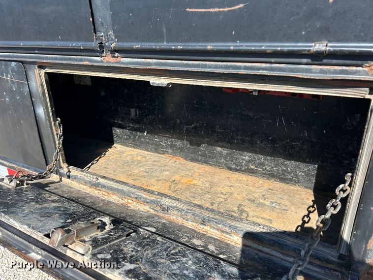 image for item ET3223 2014 Dodge Ram 4500HD Crew Cab flatbed truck