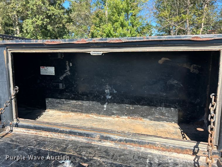 image for item ET3223 2014 Dodge Ram 4500HD Crew Cab flatbed truck