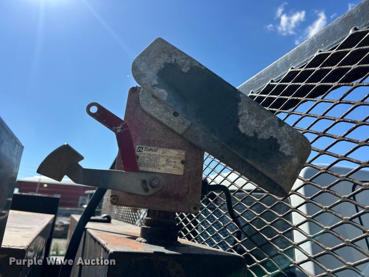 image for item ET3223 2014 Dodge Ram 4500HD Crew Cab flatbed truck