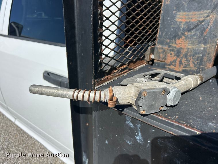 image for item ET3223 2014 Dodge Ram 4500HD Crew Cab flatbed truck