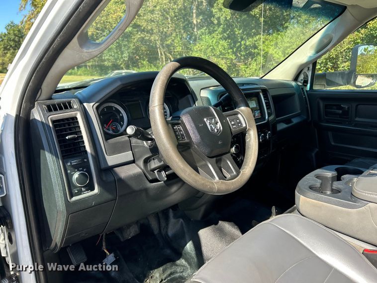 image for item ET3223 2014 Dodge Ram 4500HD Crew Cab flatbed truck