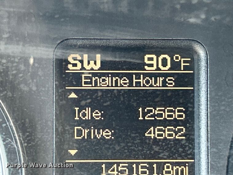 image for item ET3223 2014 Dodge Ram 4500HD Crew Cab flatbed truck