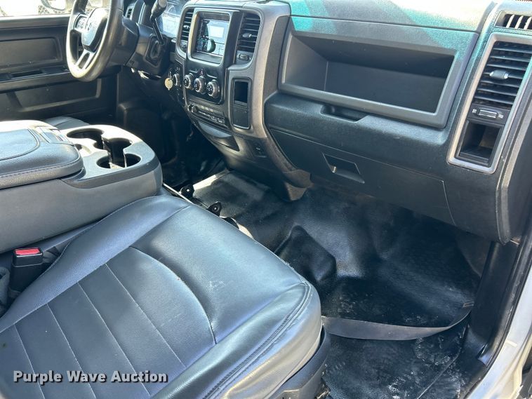 image for item ET3223 2014 Dodge Ram 4500HD Crew Cab flatbed truck