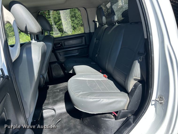 image for item ET3223 2014 Dodge Ram 4500HD Crew Cab flatbed truck