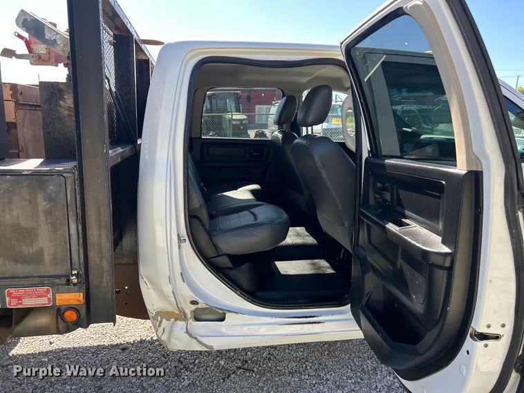 image for item ET3223 2014 Dodge Ram 4500HD Crew Cab flatbed truck