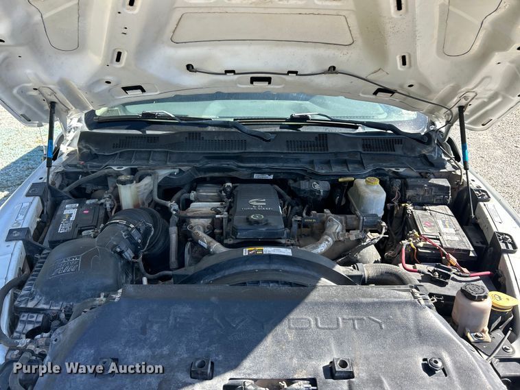 image for item ET3223 2014 Dodge Ram 4500HD Crew Cab flatbed truck