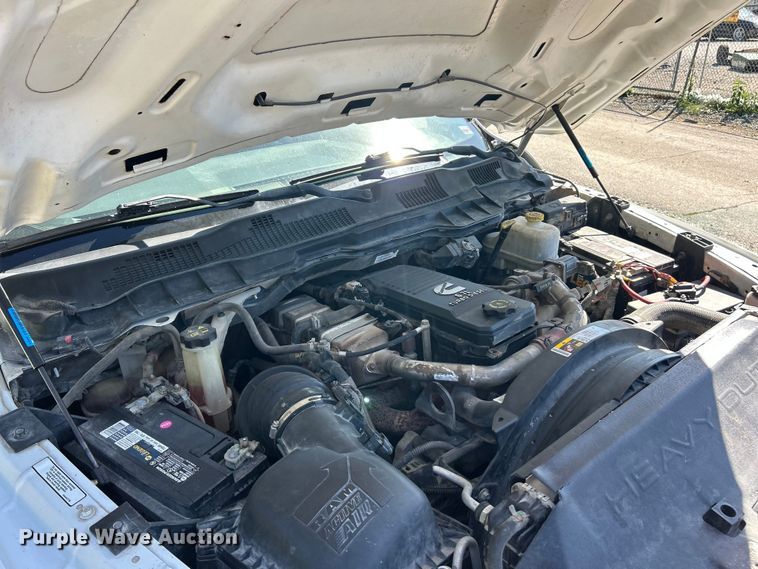 image for item ET3223 2014 Dodge Ram 4500HD Crew Cab flatbed truck