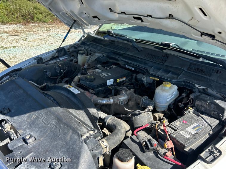 image for item ET3223 2014 Dodge Ram 4500HD Crew Cab flatbed truck