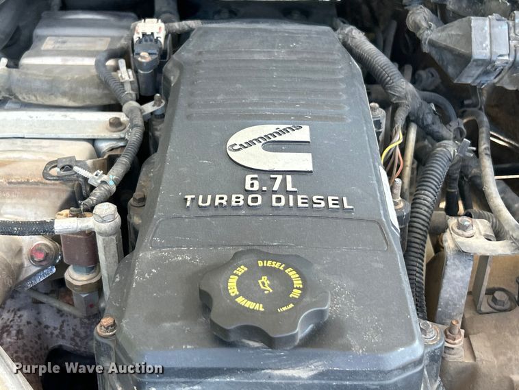 image for item ET3223 2014 Dodge Ram 4500HD Crew Cab flatbed truck