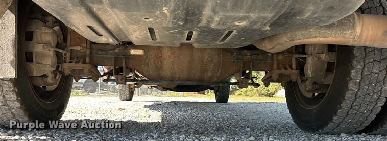 image for item ET3223 2014 Dodge Ram 4500HD Crew Cab flatbed truck