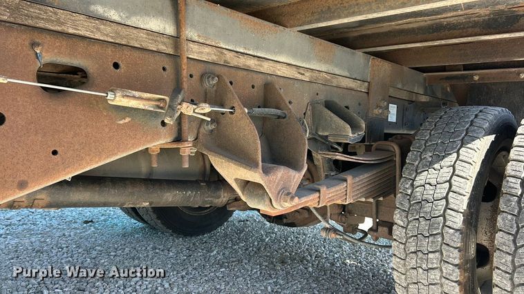 image for item ET3223 2014 Dodge Ram 4500HD Crew Cab flatbed truck