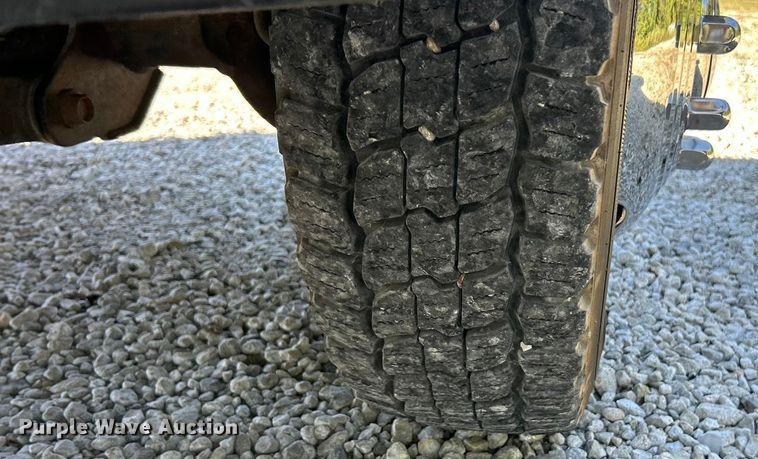 image for item ET3223 2014 Dodge Ram 4500HD Crew Cab flatbed truck