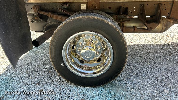 image for item ET3223 2014 Dodge Ram 4500HD Crew Cab flatbed truck