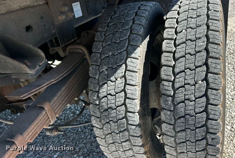 image for item ET3223 2014 Dodge Ram 4500HD Crew Cab flatbed truck