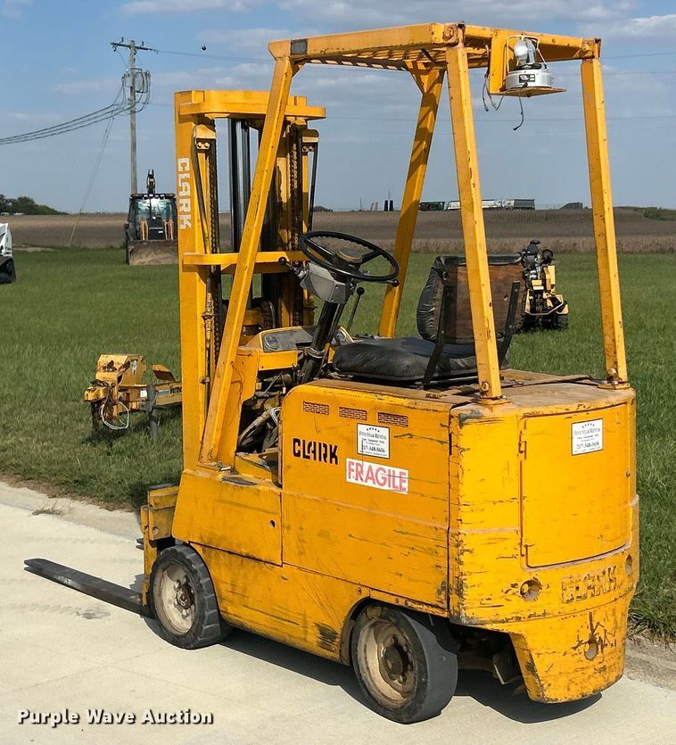 image for item ET3236 Clark EC500-S30D forklift