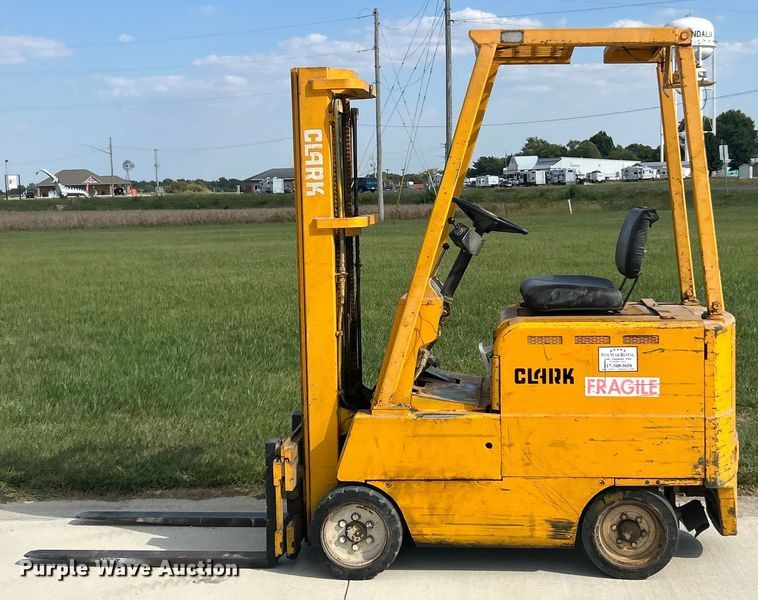 image for item ET3236 Clark EC500-S30D forklift
