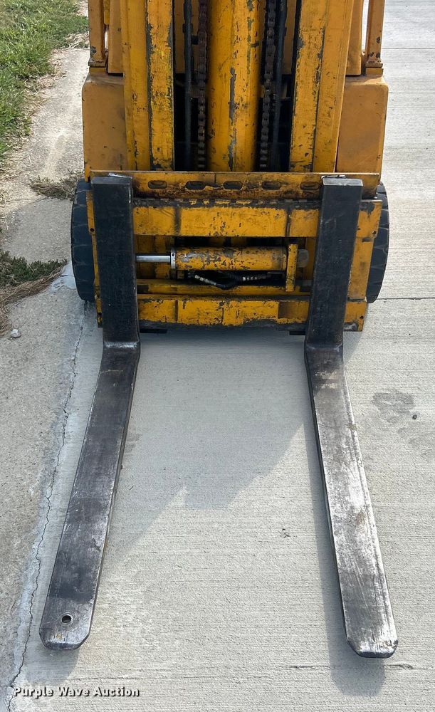 image for item ET3236 Clark EC500-S30D forklift