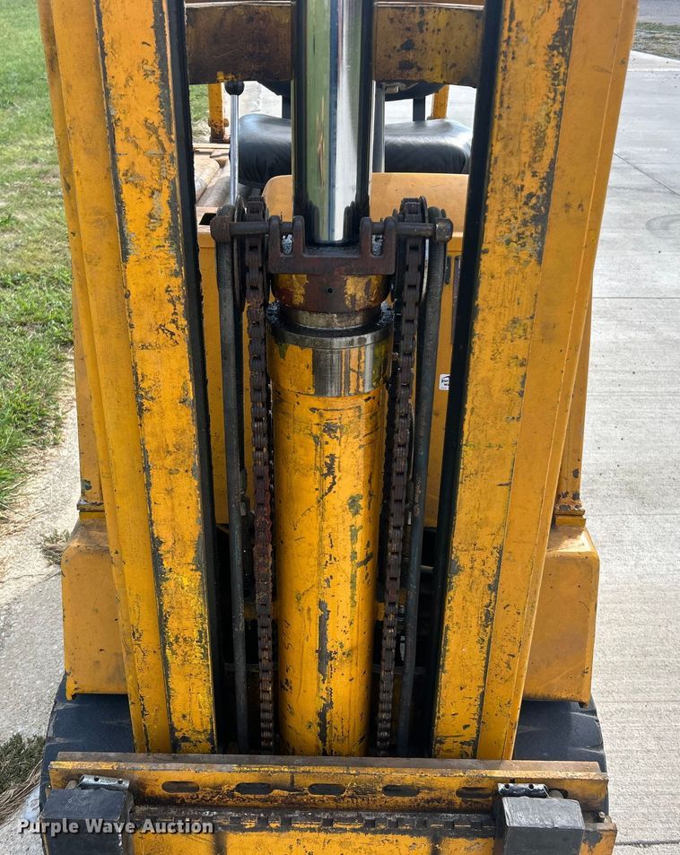 image for item ET3236 Clark EC500-S30D forklift