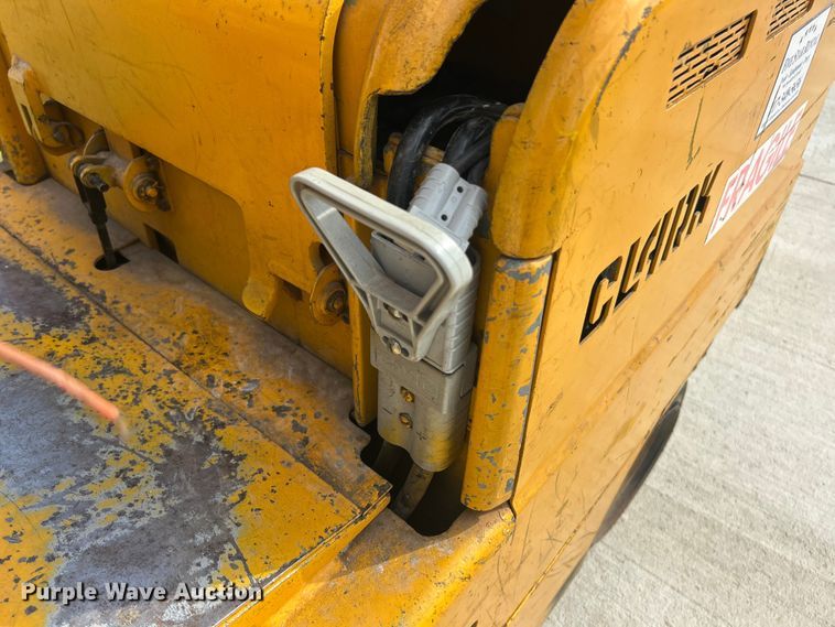 image for item ET3236 Clark EC500-S30D forklift