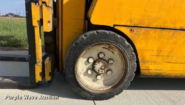 image for item ET3236 Clark EC500-S30D forklift