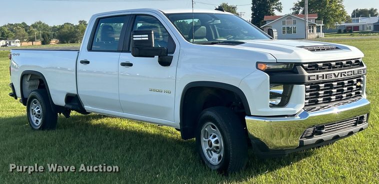 image for item ET3239 2022 Chevrolet Silverado 3500HD Crew Cab pickup truck