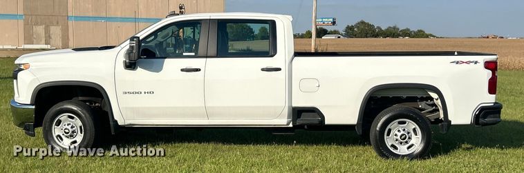 image for item ET3239 2022 Chevrolet Silverado 3500HD Crew Cab pickup truck