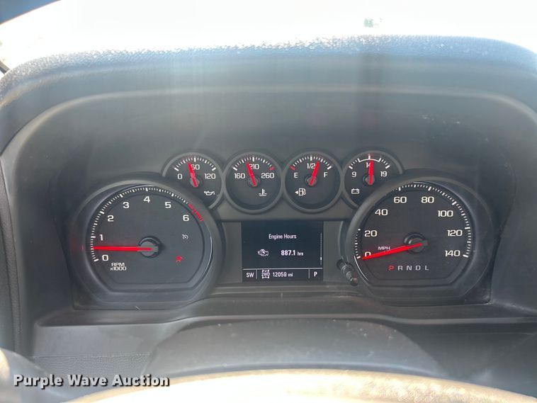 image for item ET3239 2022 Chevrolet Silverado 3500HD Crew Cab pickup truck