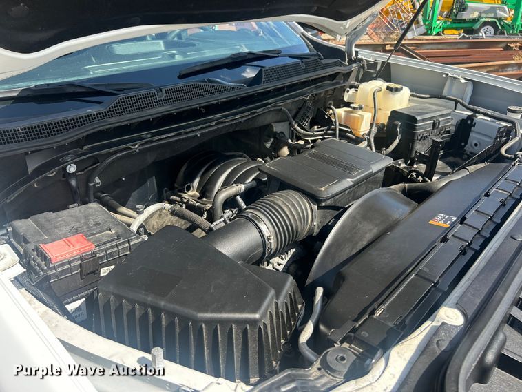 image for item ET3239 2022 Chevrolet Silverado 3500HD Crew Cab pickup truck