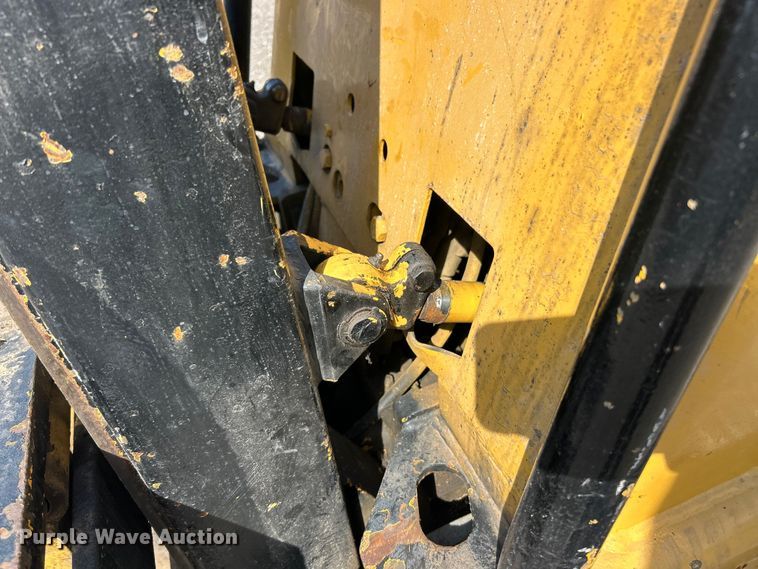 image for item ET3250 Caterpillar T35B forklift